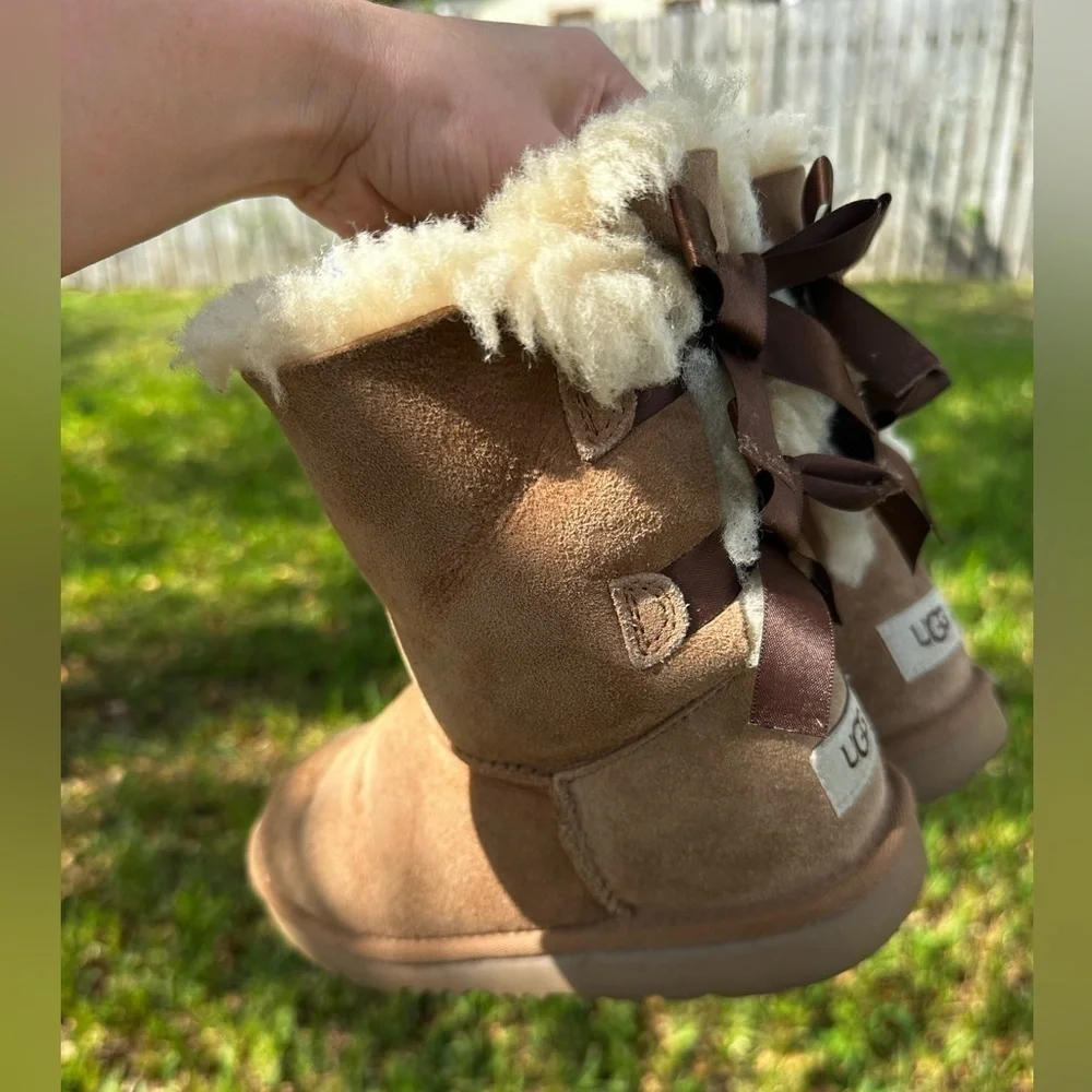 UGGS Bailey Bow Boot faux fur - Picture 8 of 12